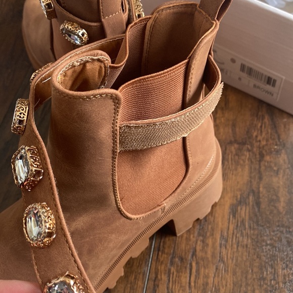 Follow Me Boots - Picture 4 of 6